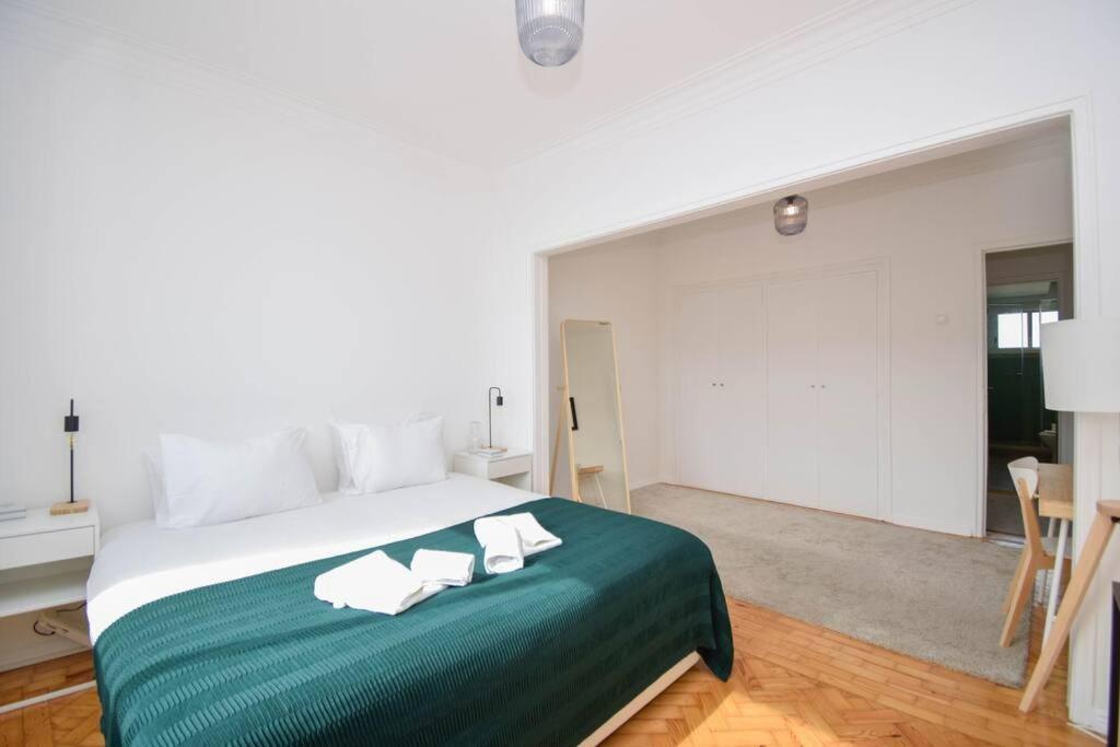 Cozy And Sunny Family Apartment Lissabon